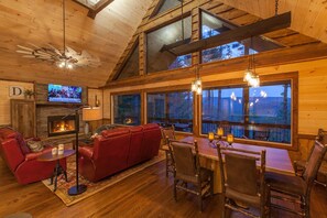Interior - Aska Luxury Cabin – 4 King Bedrooms & Stunning Mountain Views (Blue Ridge)