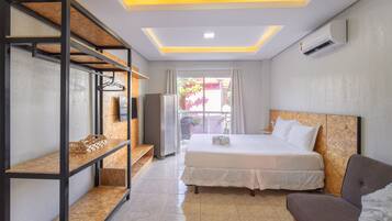 Minibar, cortinas blackout, insonorización y wifi gratis