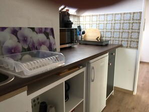 公寓 (Norderaltendeich) | 私人廚房 | 雪櫃、微波爐、爐具、洗碗機