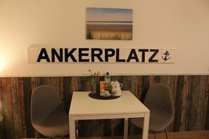 Apartment (Norderaltendeich) | In-room dining
