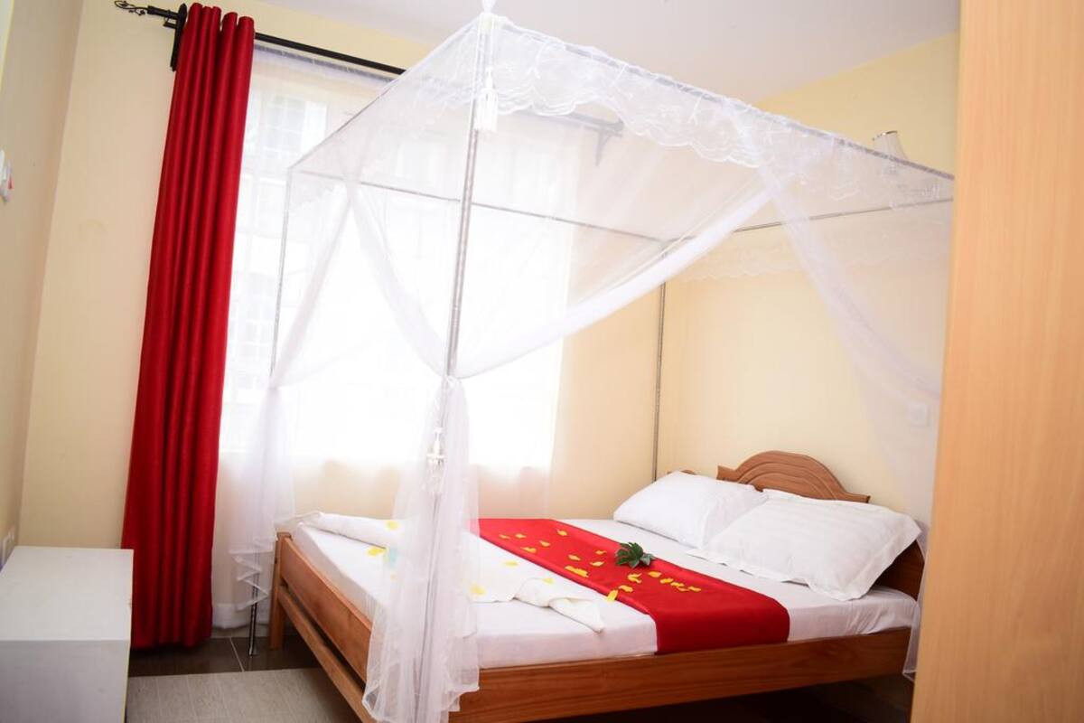 Double Room | Premium bedding, memory foam beds, desk, blackout drapes