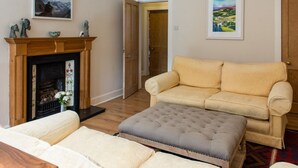 Leilighet – deluxe, 3 soverom, hageutsikt | Oppholdsrom