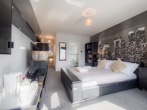 TLC Exmouth Bed and Breakfast