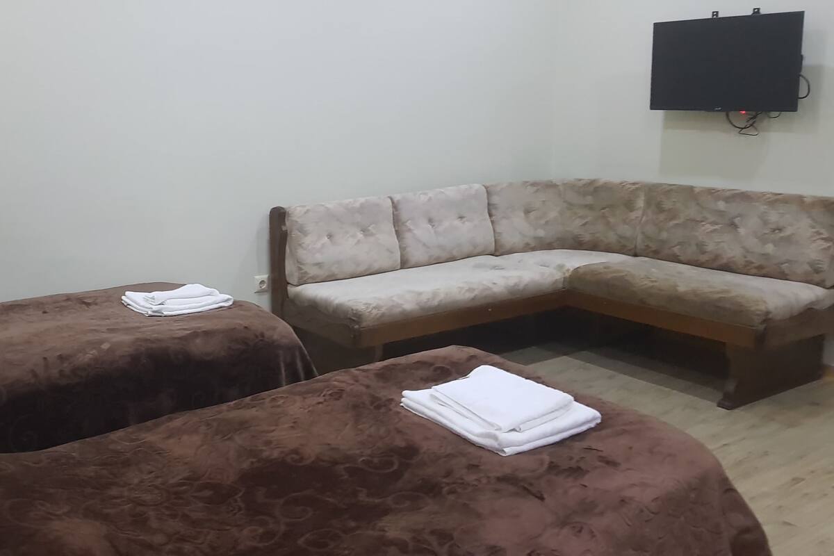 Twin Room, Courtyard View | Premium bedding, down comforters, pillowtop beds, desk