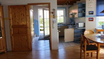House (Zum Hallenbad 19) | Living area | TV
