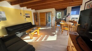 House (Zum Hallenbad 19) | Living area | TV - Doppelhaushälfte Hooksiel (Wangerland)