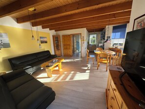 House (Zum Hallenbad 19) | Living area