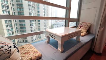 Exclusive Suite | Premium bedding, pillowtop beds, individually decorated, desk