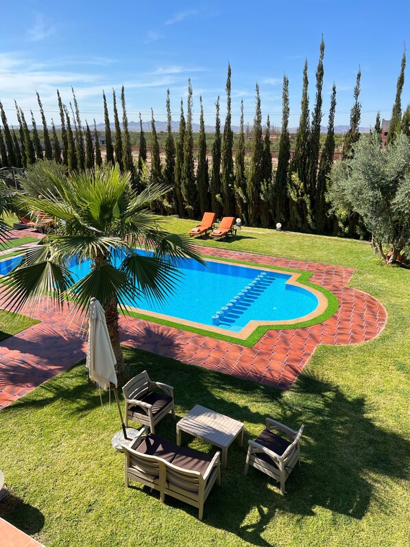 Piscine extérieure, piscine chauffée