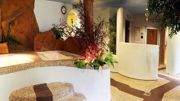 Sauna, steam room, 1 treatment room, massages