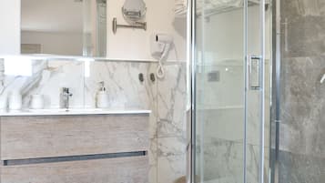 Tripla Deluxe | Doccia