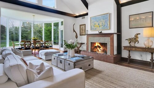 Southampton Village 5 makuuhuoneen tila, lähellä Ocean Beaches and Village