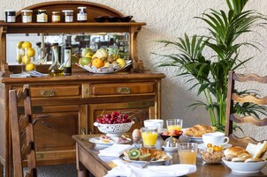 Daily buffet breakfast (EUR 12 per person)