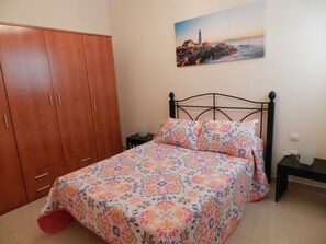 2 chambres, fer et planche à repasser, accès au Wi-Fi (inclus)
