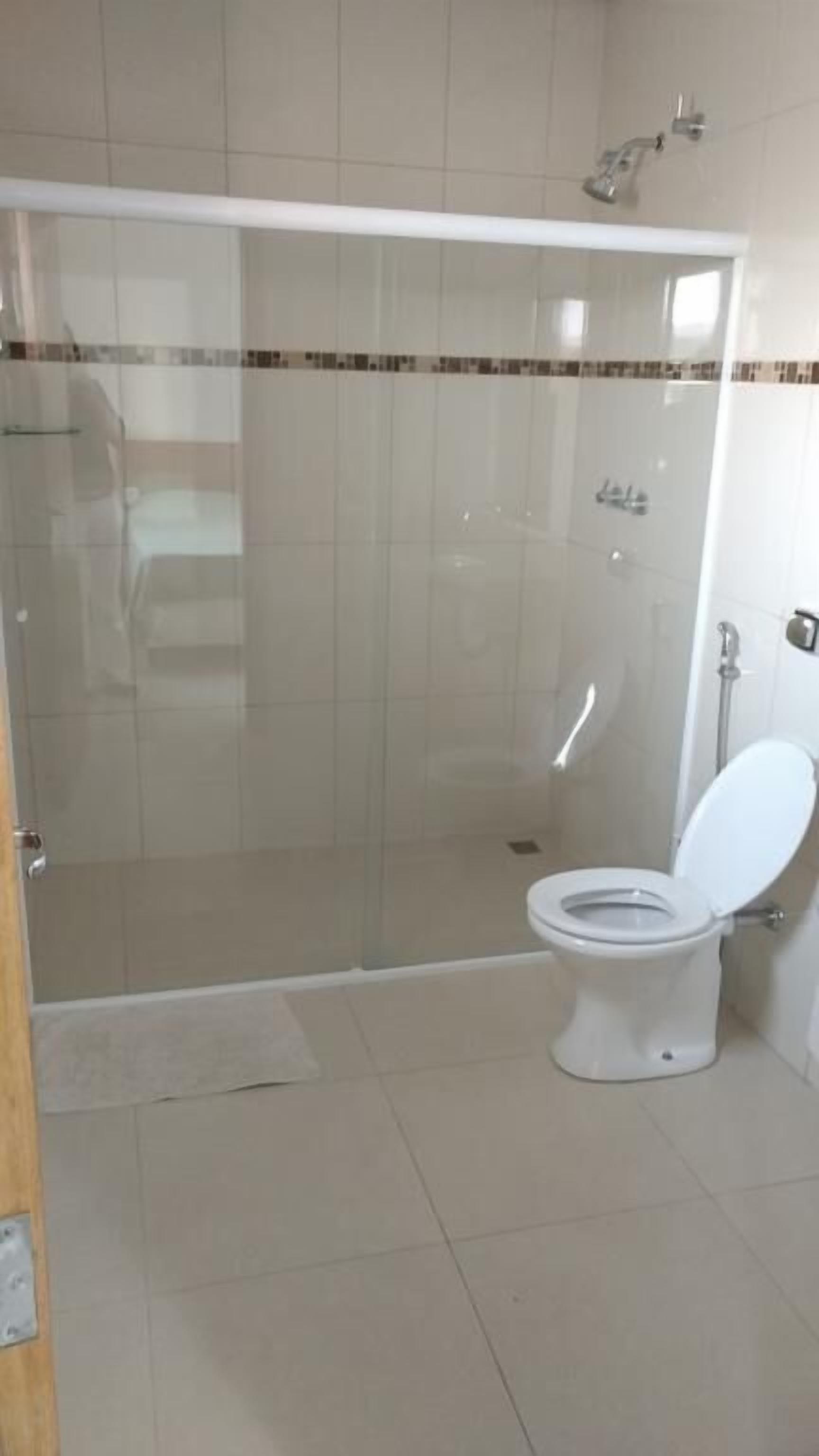 Superior Apartment | Bathroom | Shower, towels