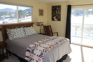 4 bedrooms, desk, iron/ironing board, travel crib - Enjoy Beautiful Mountain Views in all directions at the Mountain Meadow House (Estes Park)