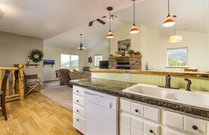 Interior - Enjoy Beautiful Mountain Views in all directions at the Mountain Meadow House (Estes Park)