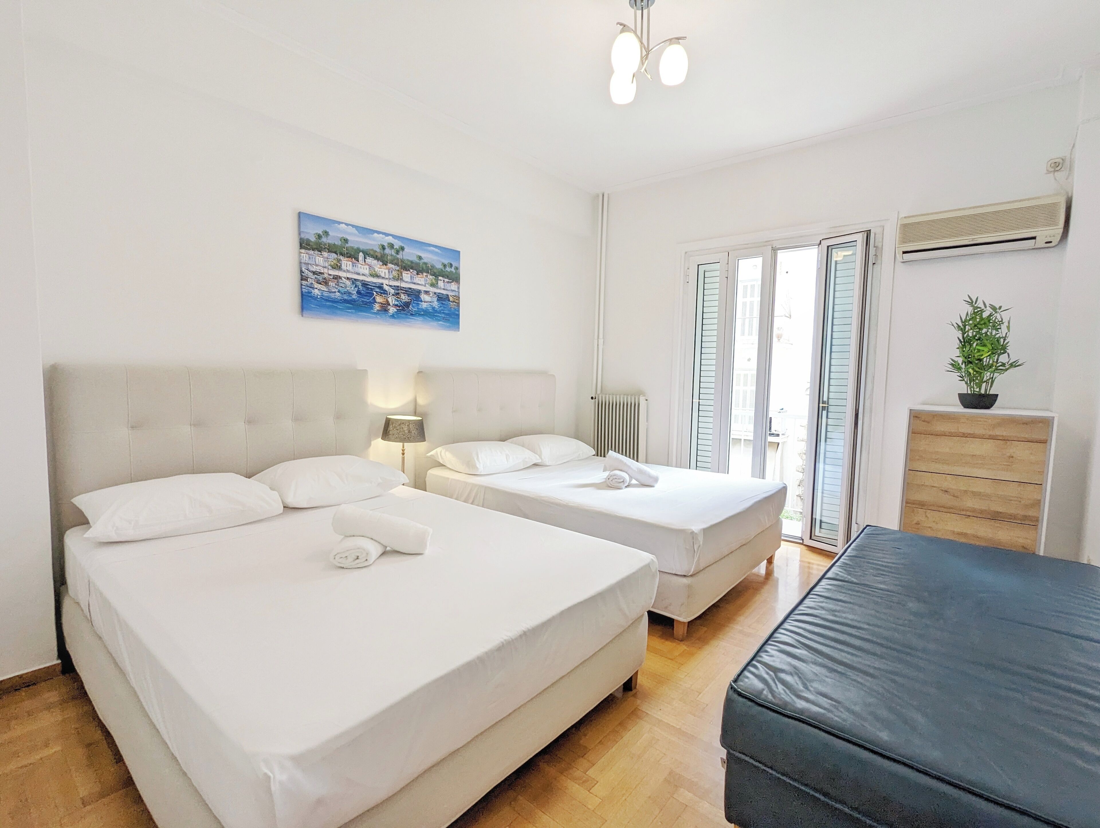 7 habitaciones, tabla de planchar con plancha, wifi y ropa de cama 