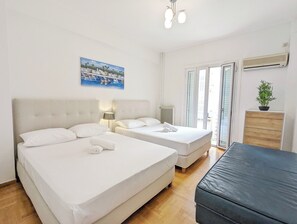 7 bedrooms, iron/ironing board, WiFi, bed sheets