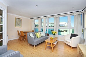 Superior Apartment, 2 Bedrooms, Mountain View | Living area | LCD TV, DVD player - Edinburgh Arthur Seat View Apartment (Edinburgh)