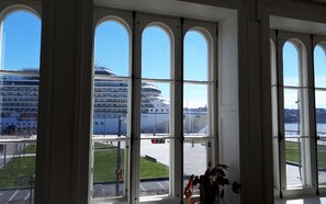 Interior - Le Cartier - Royal Dalhousie (QUEBEC)