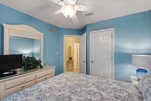 4 bedrooms, iron/ironing board, free WiFi, bed sheets