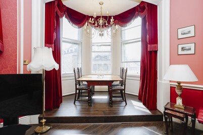 Gorgeous Royal Mile Mansion Apartment