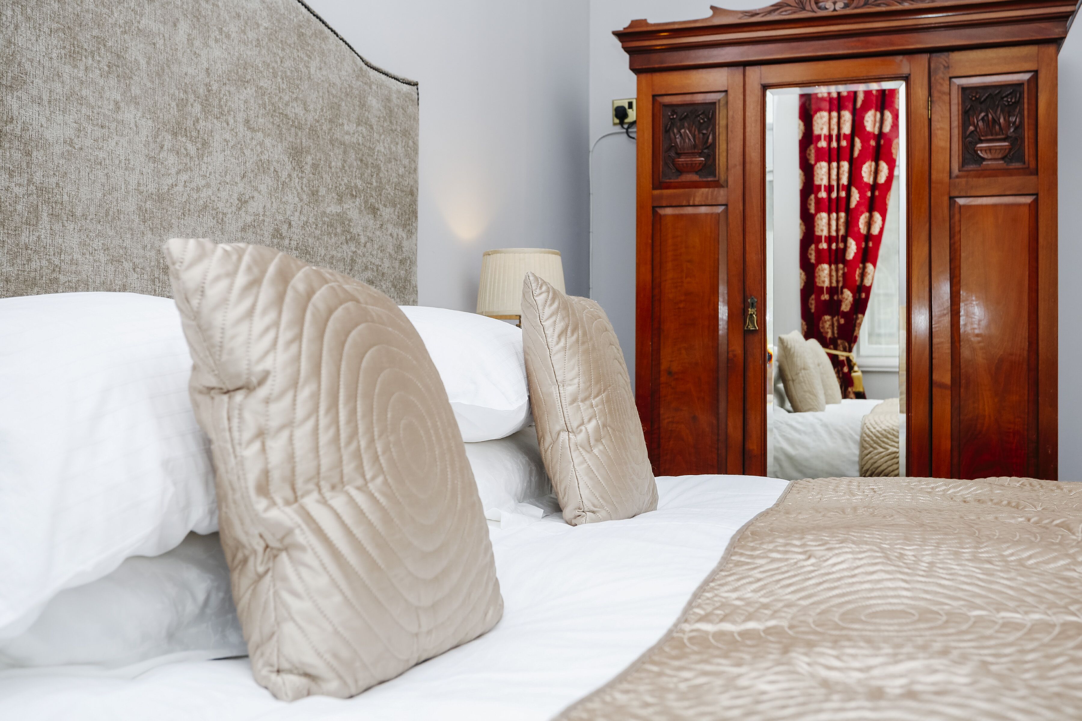 Apartamento premier, cozinha, vista para a cidade | 2 quartos, roupas de cama premium, individualmente decorados