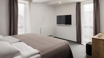 Business Double or Twin Room | In-room safe, desk, soundproofing, free WiFi