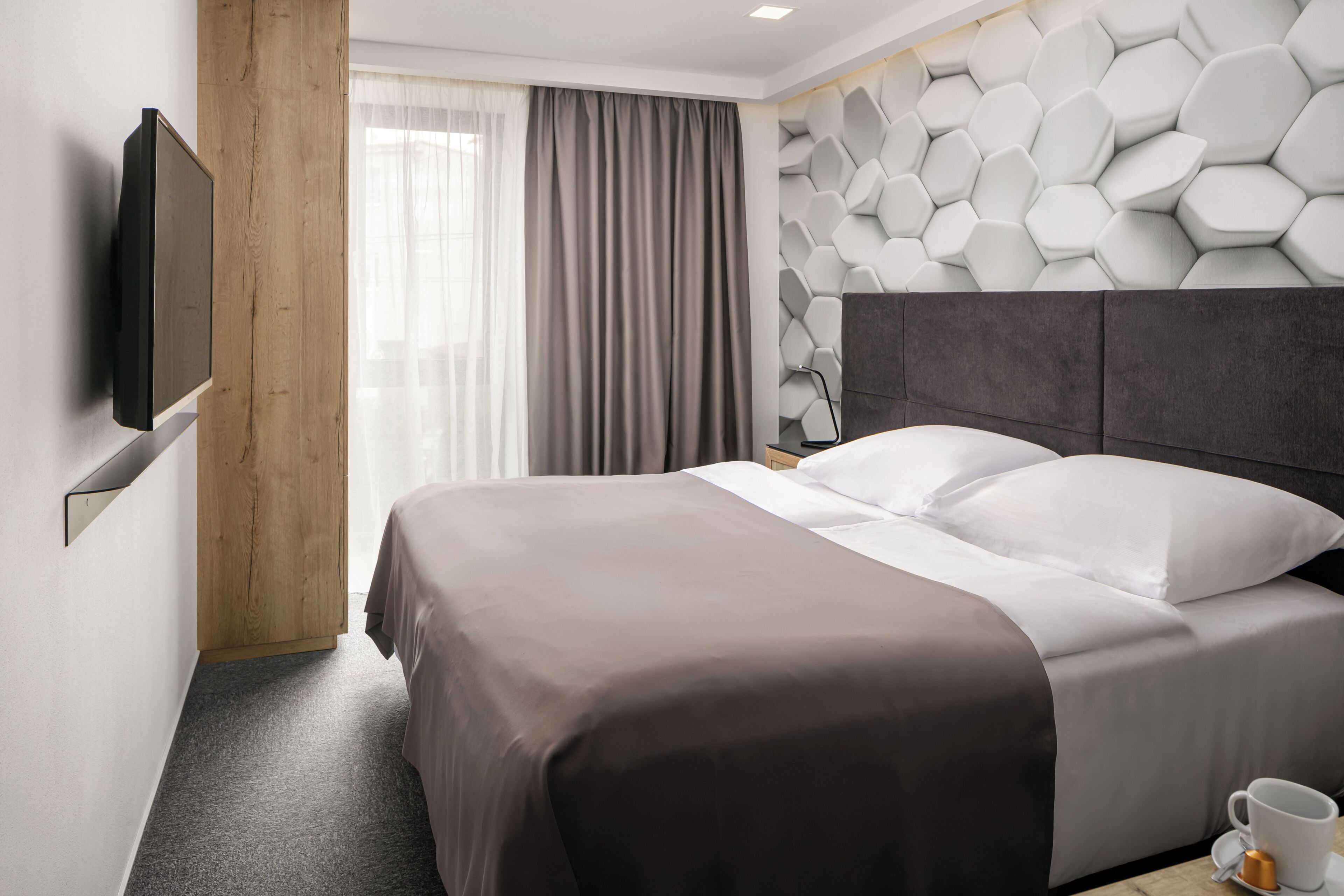 Economy Double or Twin Room, Multiple Beds | In-room safe, desk, soundproofing, free WiFi