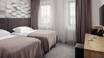 Business Double or Twin Room | In-room safe, desk, soundproofing, free WiFi