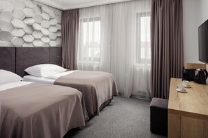 Business Double or Twin Room | In-room safe, desk, soundproofing, free WiFi