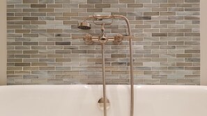 Grand Edinburgh Castlehill  4-bedroom Apartment | Bathroom | Separate tub and shower, hair dryer, towels, soap - Grand Edinburgh Castlehill Apartment (Edinburgh)