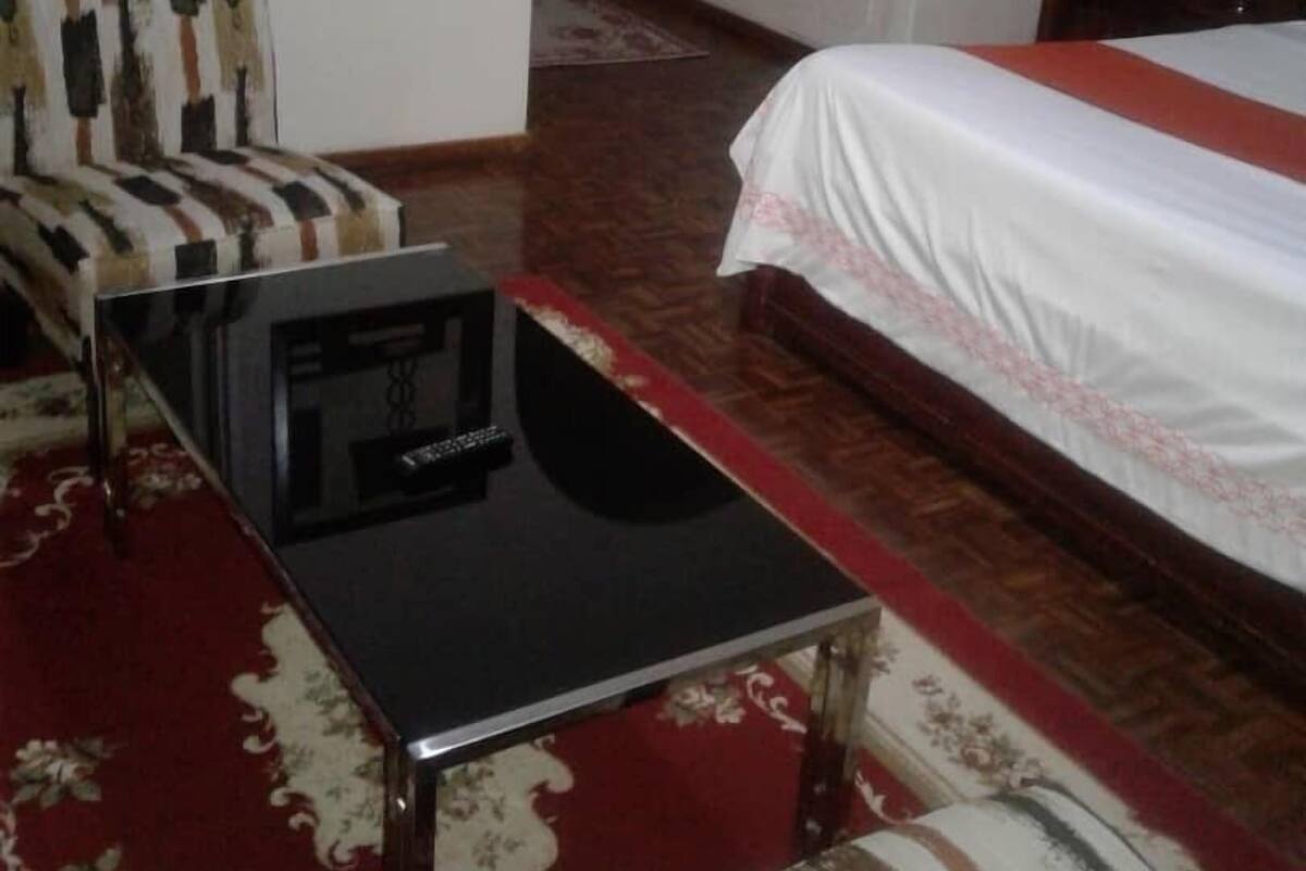 Executive Room | Ruang kerja komputer riba, langsir/tirai gelap terus 