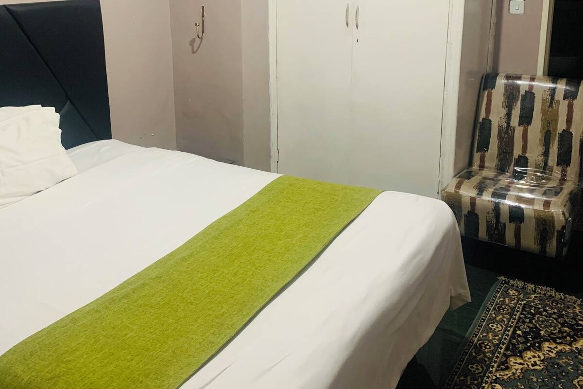 Business Room, 1 Katil Ratu (Queen) | Ruang kerja komputer riba, langsir/tirai gelap terus 