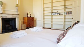 Superior Apartment | Room amenity - Classy Historic Edinburgh Apartment (Edinburgh)