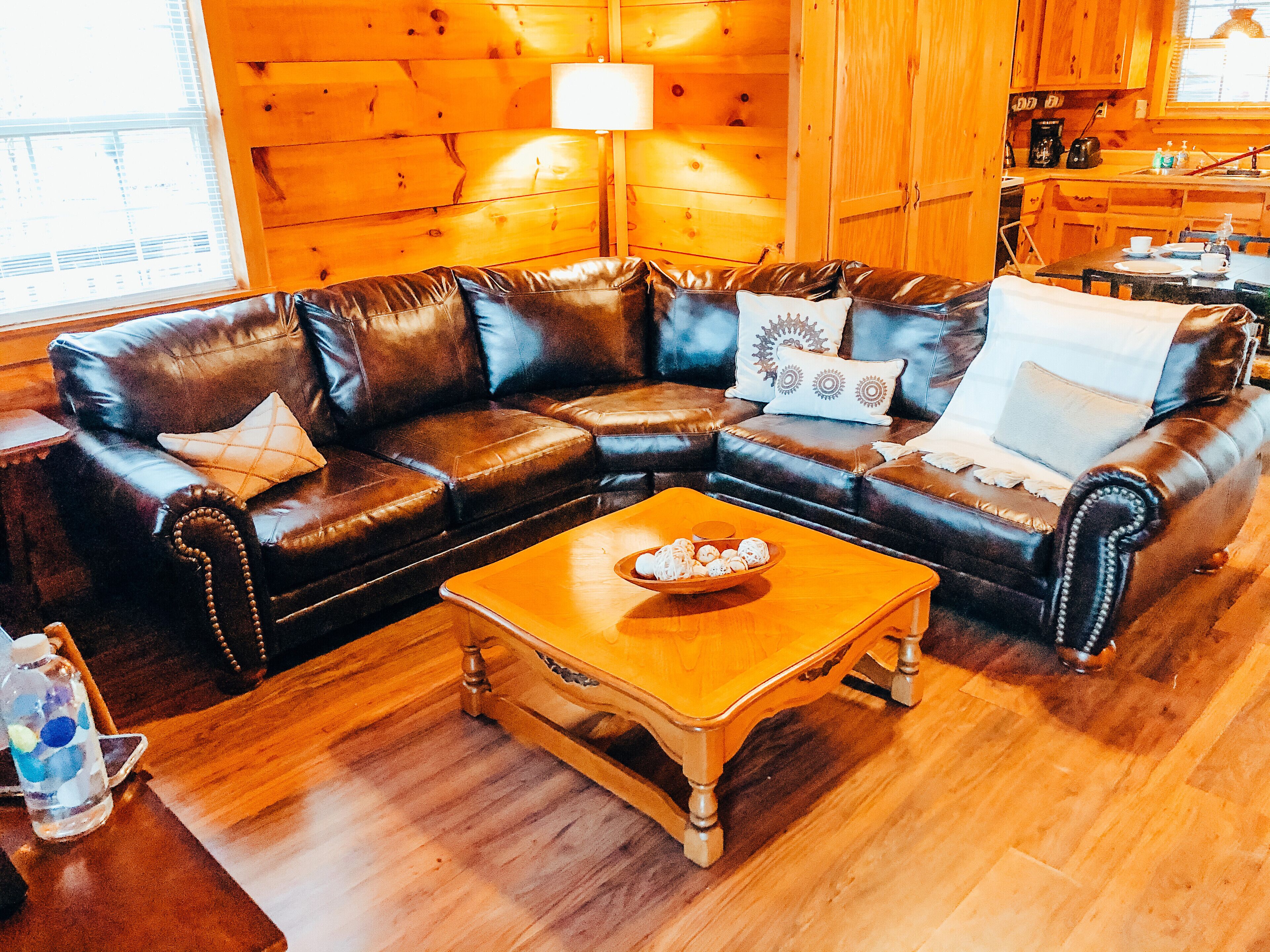 TV, fireplace, DVD player, books