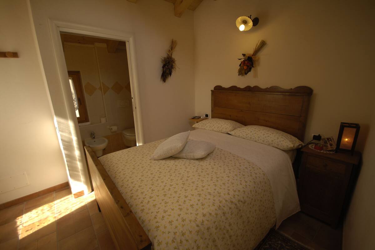 Single Room, Annex Building | Down duvets, in-room safe, desk, blackout curtains