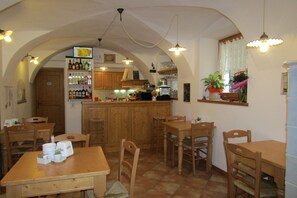 Free daily buffet breakfast  - Affittacamere B&B Cà mea Dina (Ledro)
