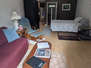 1 dormitori, un bressol de viatge, wifi i roba de llit 