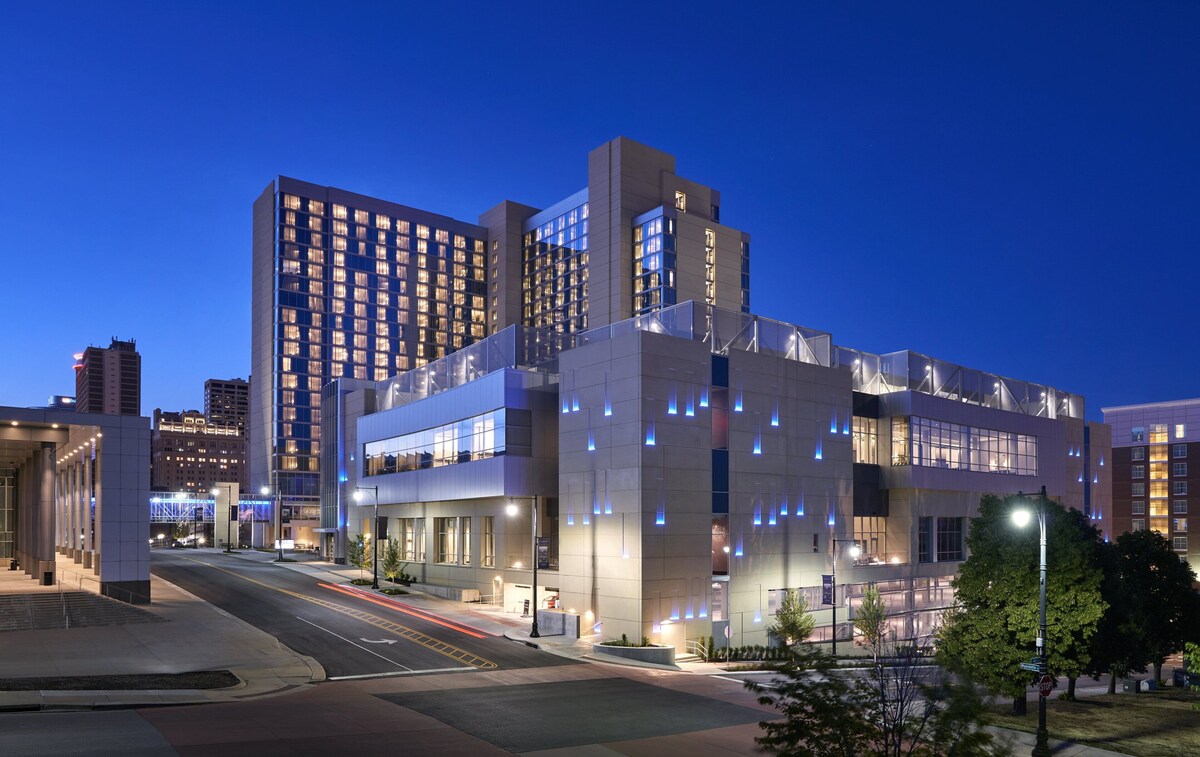Loews Kansas City Hotel, best downtown hotel for FIFA World Cup 2026