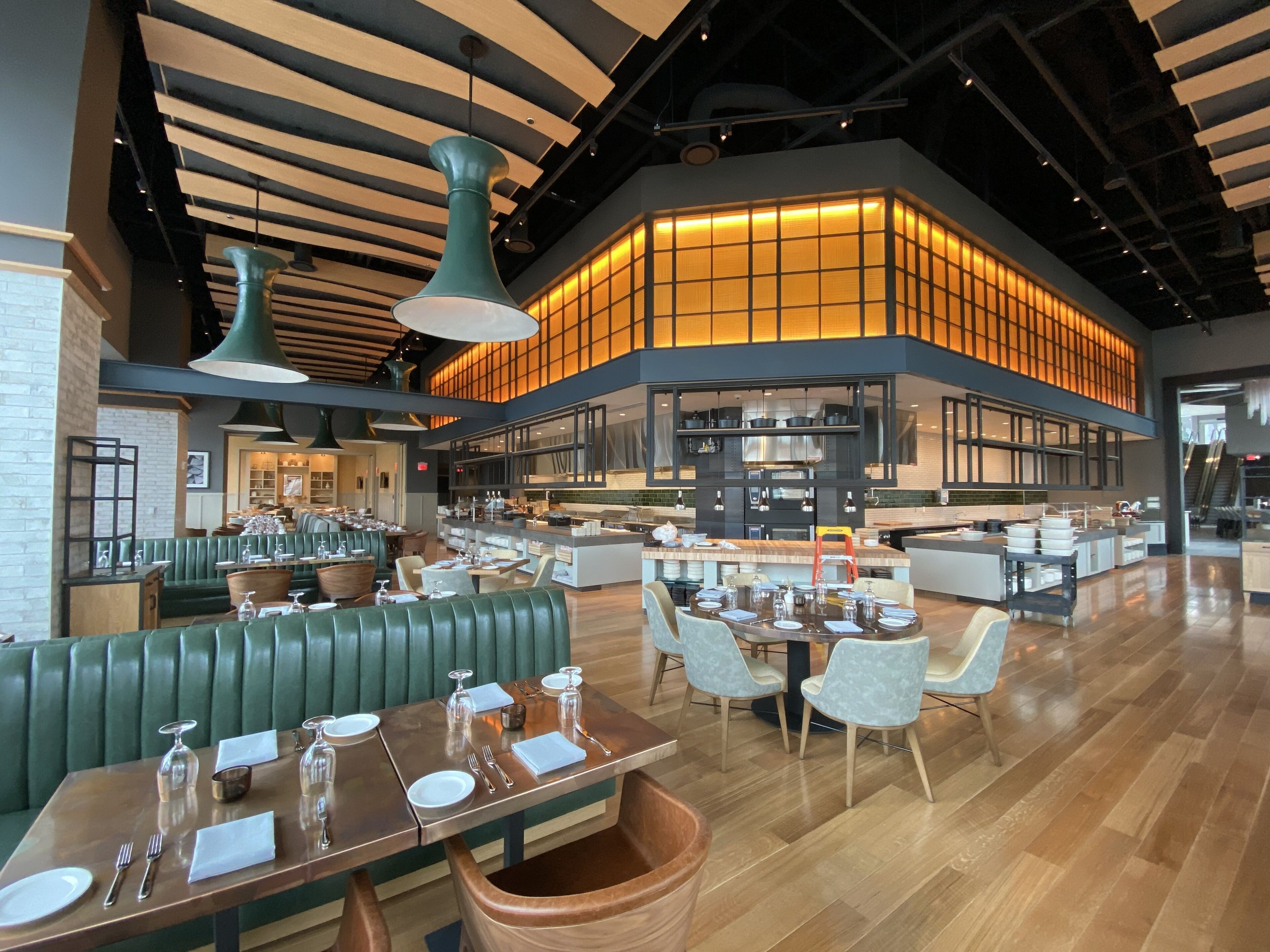 Buffet breakfast on weekends (USD 22 per person)