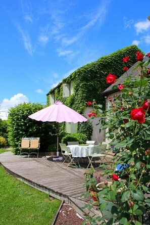 Terrace/patio - Chez Claire (Chamborand)