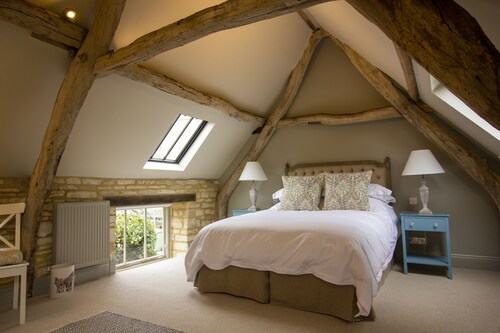 Converted Luxury Barn - The Potting Shed - Grade II listed
