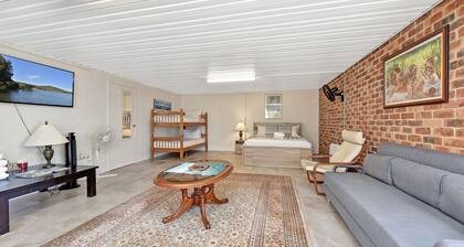 Noble Willow Studio Lovedale. A Cosy Unique Wine Country Refuge