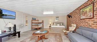 Noble Willow Studio Lovedale. A Cosy Unique Wine Country Refuge