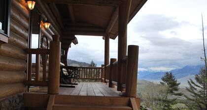 Yellowstone Mountain Lodge, 20 miles from Yellowstone National Park, sleeps 8