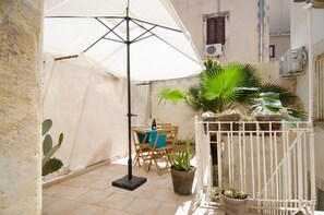 Apartment, 1 Queen Bed, Terrace | Terrace/patio - La Terrazza di Archimede (Syracuse)