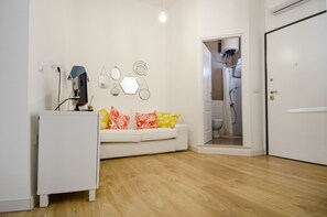 Apartment, 1 Queen Bed, Terrace | Living area | Flat-screen TV - La Terrazza di Archimede (Syracuse)