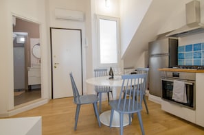 Apartment, 1 Queen Bed, Terrace | Living area